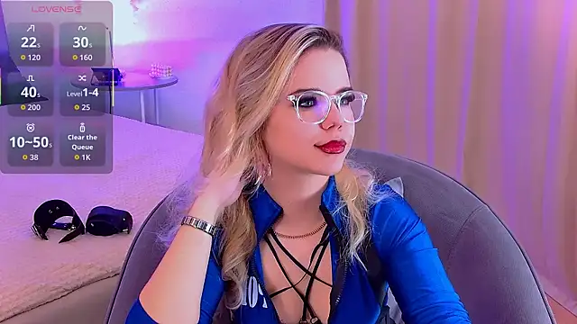 Snapshot of PrincessSlay chatting on 10-30-25, 05:31 PrincessSlay online show from 10-30-25, 05:31