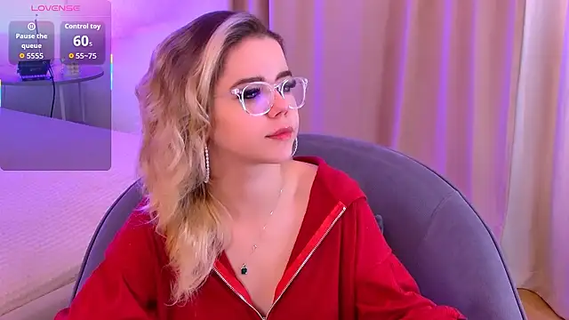 Snapshot of PrincessSlay chatting on 11-14-25, 05:28 PrincessSlay online show from 11-14-25, 05:28