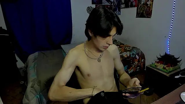 Snapshot of golden_ryyan chatting on 03-09-26, 04:00 golden ryyan online show from 03-09-26, 04:00