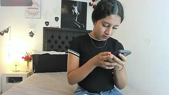 ScarlettVell online show from 10-20-25, 08:20