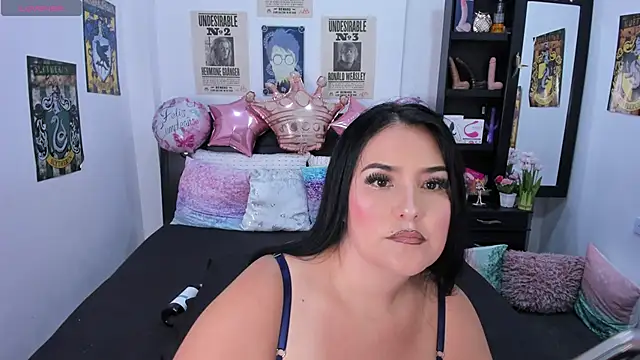 Snapshot of lilylunapotter chatting on 11-12-25, 01:06 lilylunapotter online show from 11-12-25, 01:06