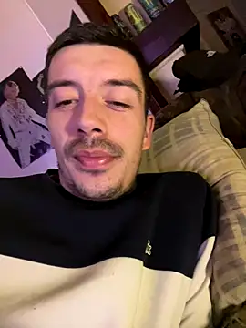 Snapshot of gb7572 chatting on 09-13-25, 09:14 gb7572 online show from 09-13-25, 09:14