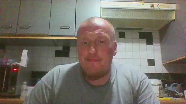 Snapshot of Redraket3600genk chatting on 10-16-25, 10:44 Redraket3600genk online show from 10-16-25, 10:44