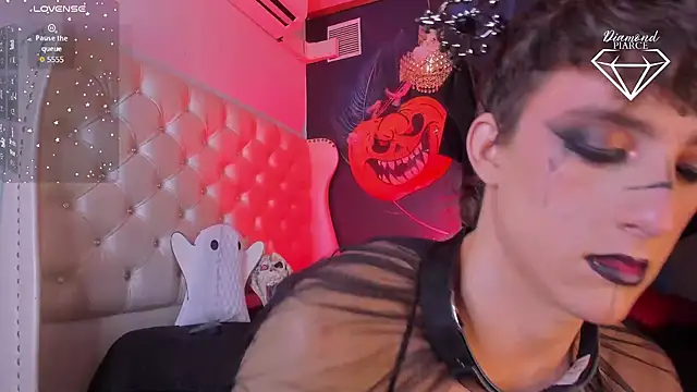 Diamond Piarce online show from 10-31-25, 11:39