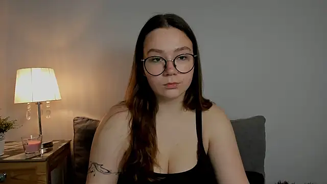 Snapshot of KatySensualy chatting on 10-24-25, 04:25 KatySensualy online show from 10-24-25, 04:25