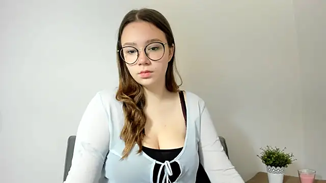 Snapshot of KatySensualy chatting on 10-30-25, 04:19 KatySensualy online show from 10-30-25, 04:19