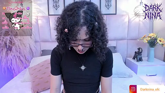 Snapshot of Dark_nina_ chatting on 09-09-25, 03:17 Dark nina online show from 09-09-25, 03:17