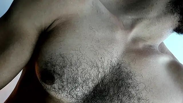 Snapshot of latinhotmuscle chatting on 11-03-25, 08:04 latinhotmuscle online show from 11-03-25, 08:04