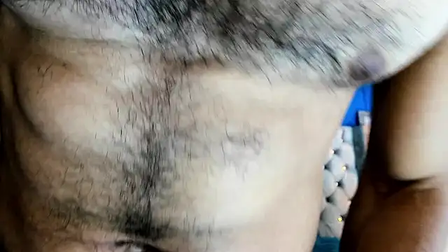 Snapshot of latinhotmuscle chatting on 11-11-25, 06:24 latinhotmuscle online show from 11-11-25, 06:24