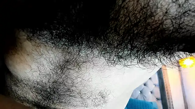 Snapshot of latinhotmuscle chatting on 11-12-25, 07:57 latinhotmuscle online show from 11-12-25, 07:57