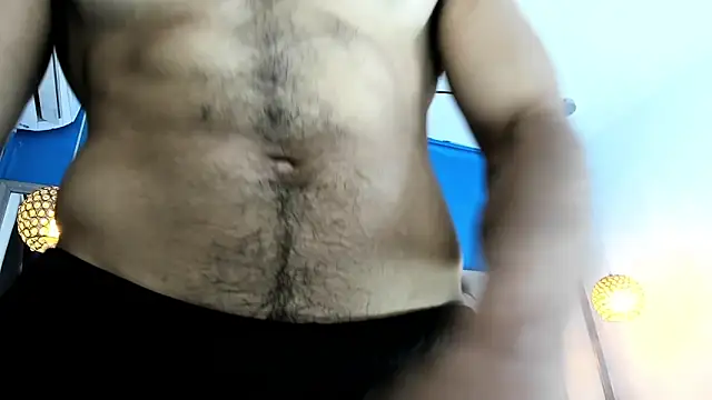 Snapshot of latinhotmuscle chatting on 11-15-25, 06:55 latinhotmuscle online show from 11-15-25, 06:55