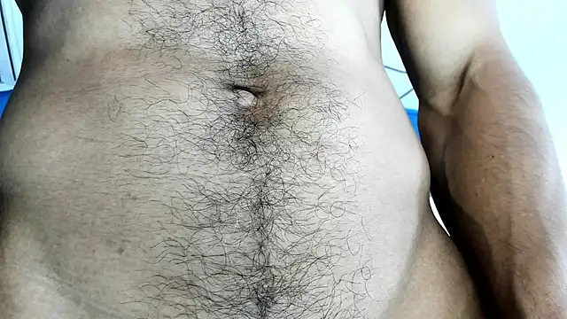 Snapshot of latinhotmuscle chatting on 11-17-25, 01:55 latinhotmuscle online show from 11-17-25, 01:55