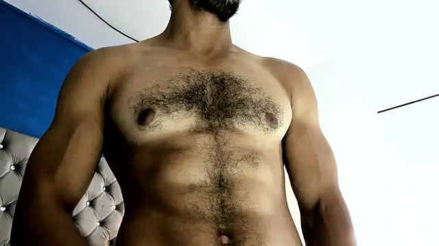 Snapshot of latinhotmuscle chatting on 11-23-25, 05:51 latinhotmuscle online show from 11-23-25, 05:51