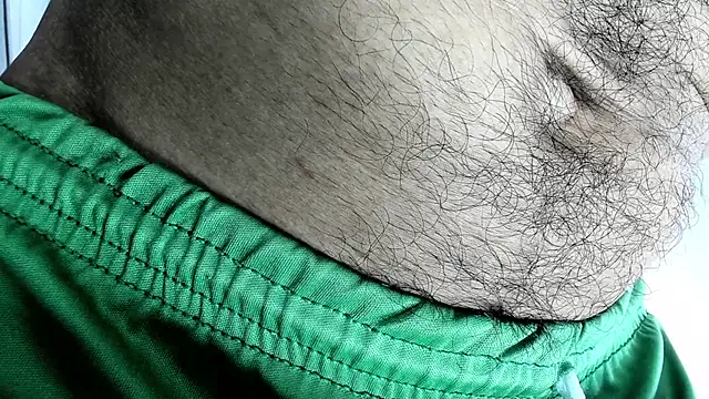 Snapshot of latinhotmuscle chatting on 11-25-25, 05:18 latinhotmuscle online show from 11-25-25, 05:18