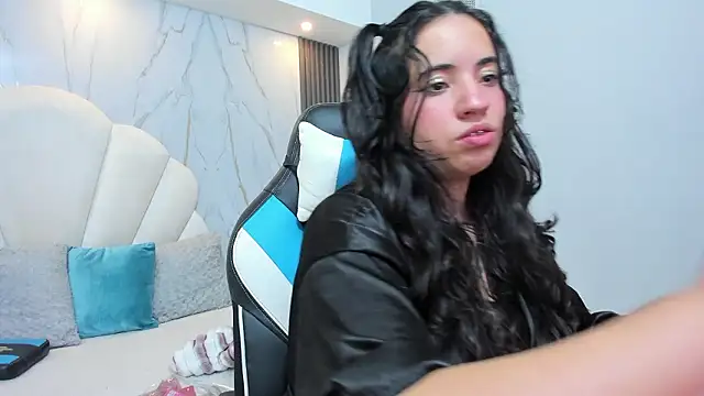 Nicol Chang online show from 02-19-26, 01:29