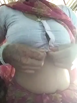 Snapshot of Hot-qwer chatting on 02-14-26, 04:42 Hot-qwer online show from 02-14-26, 04:42