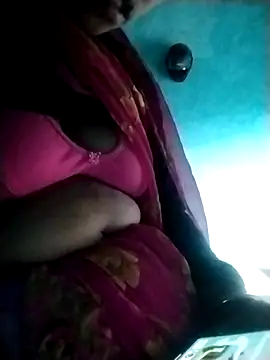 Snapshot of Hot-qwer chatting on 02-21-26, 12:28 Hot-qwer online show from 02-21-26, 12:28