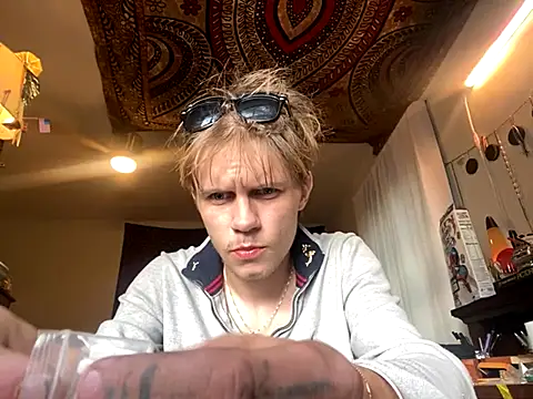 XanderOzzz online show from 10-21-25, 08:53