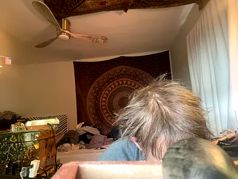 XanderOzzz online show from 11-08-25, 05:23