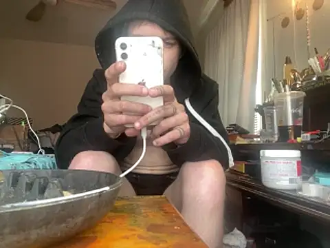 XanderOzzz online show from 12-17-25, 02:45