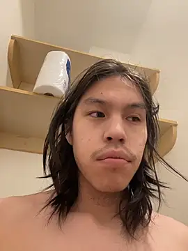 Snapshot of heytherepeoples717 chatting on 11-11-25, 12:05 heytherepeoples717 online show from 11-11-25, 12:05