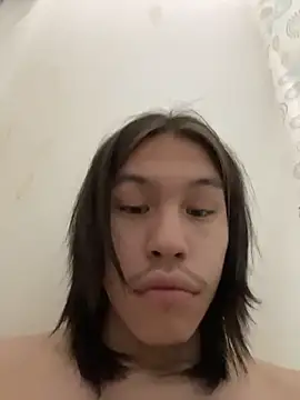 Snapshot of heytherepeoples717 chatting on 11-23-25, 01:44 heytherepeoples717 online show from 11-23-25, 01:44