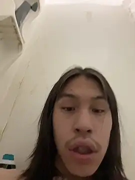 Snapshot of heytherepeoples717 chatting on 12-16-25, 11:59 heytherepeoples717 online show from 12-16-25, 11:59