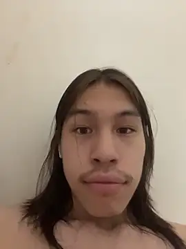 Snapshot of heytherepeoples717 chatting on 12-18-25, 02:45 heytherepeoples717 online show from 12-18-25, 02:45