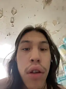 Snapshot of heytherepeoples717 chatting on 01-07-26, 01:02 heytherepeoples717 online show from 01-07-26, 01:02