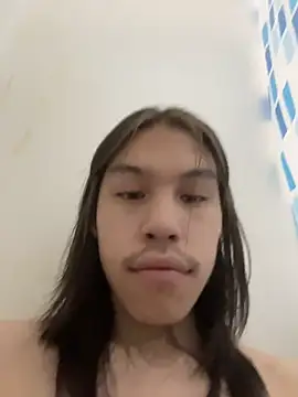 Snapshot of heytherepeoples717 chatting on 03-07-26, 12:02 heytherepeoples717 online show from 03-07-26, 12:02