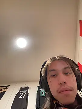 Snapshot of heytherepeoples717 chatting on 03-15-26, 06:41 heytherepeoples717 online show from 03-15-26, 06:41