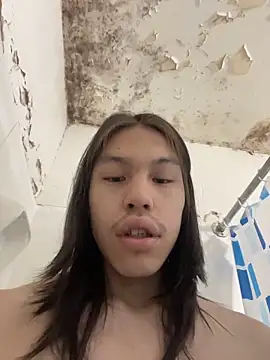 Snapshot of heytherepeoples717 chatting on 03-29-26, 10:48 heytherepeoples717 online show from 03-29-26, 10:48