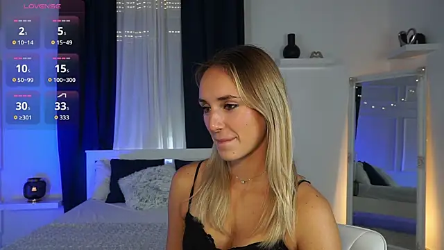 Snapshot of LenaaStar chatting on 11-06-25, 02:29 LenaaStar online show from 11-06-25, 02:29