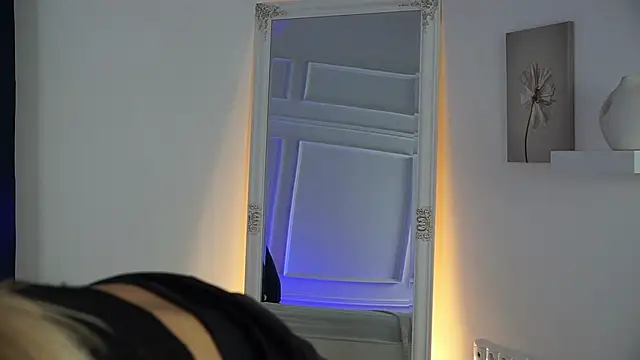 Snapshot of LenaaStar chatting on 11-16-25, 05:51 LenaaStar online show from 11-16-25, 05:51