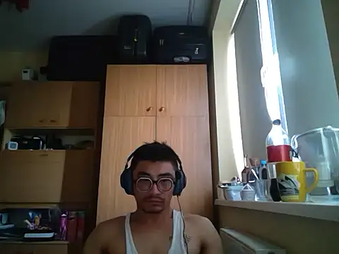 Lokomo32 online show from 05-17-26, 04:43