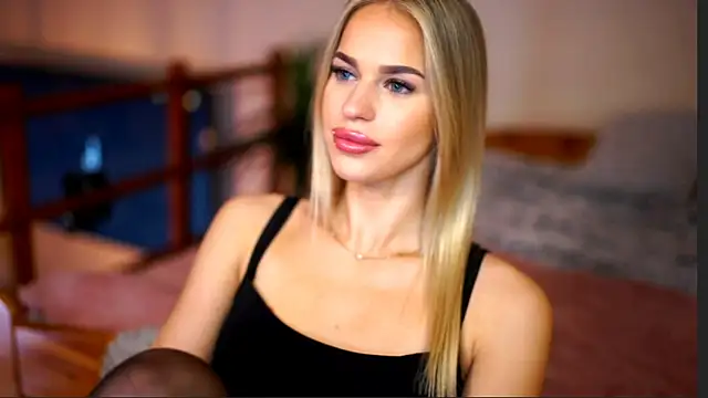 Emilyvanroessel online show from 04-26-26, 08:12