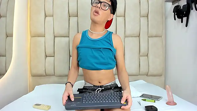 Felipe Cold online show from 10-15-25, 02:22