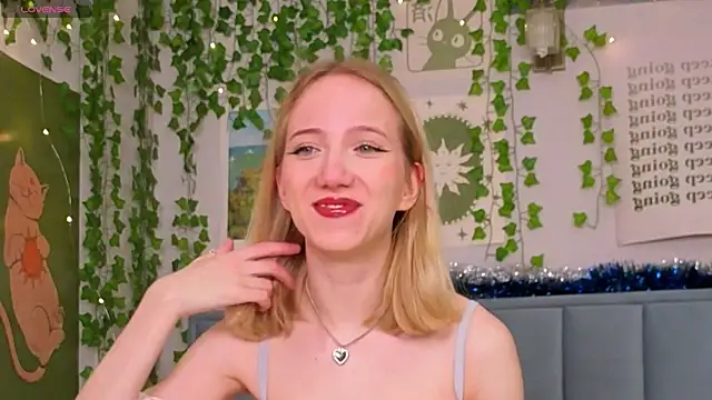 Snapshot of EmmaNovak chatting on 01-06-26, 01:04 EmmaNovak online show from 01-06-26, 01:04