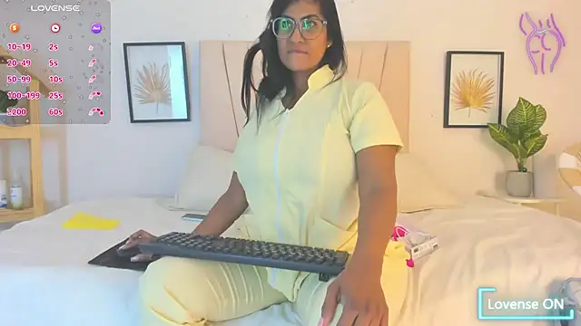  Miaa khalifa  online show from 02-12-26, 12:44