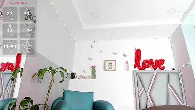 aurora tziu online show from 04-25-26, 03:53