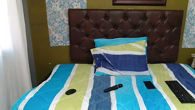 ExoticCandyx online show from 10-17-25, 08:39