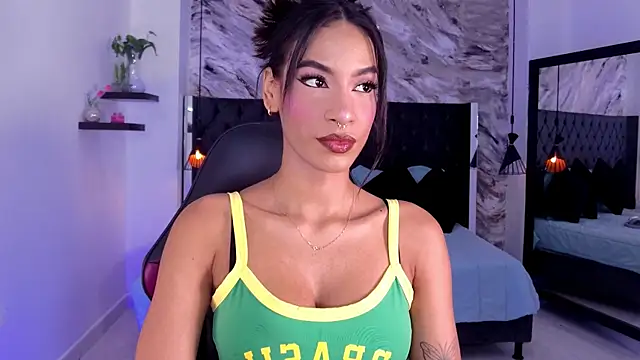 Snapshot of kitty_collins_ chatting on 06-17-26, 12:07 kitty collins online show from 06-17-26, 12:07