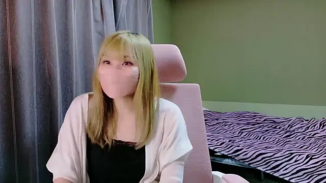 Snapshot of miyu0002 chatting on 09-28-25, 01:38 miyu0002 online show from 09-28-25, 01:38