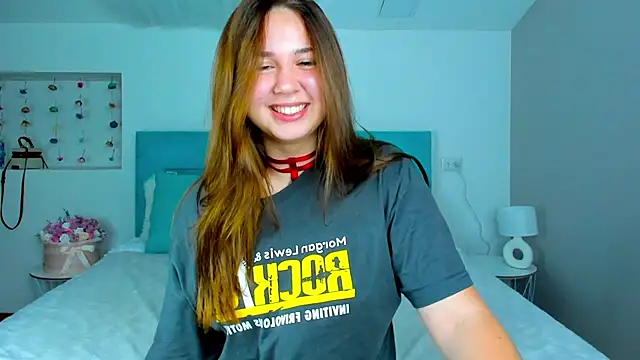 Snapshot of Blush_Beauty__ chatting on 09-21-25, 08:10 Blush Beauty online show from 09-21-25, 08:10