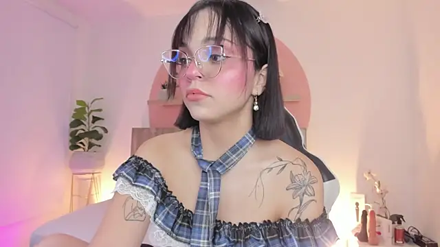 Snapshot of Clara_Luu chatting on 02-22-26, 02:45 Clara Luu online show from 02-22-26, 02:45