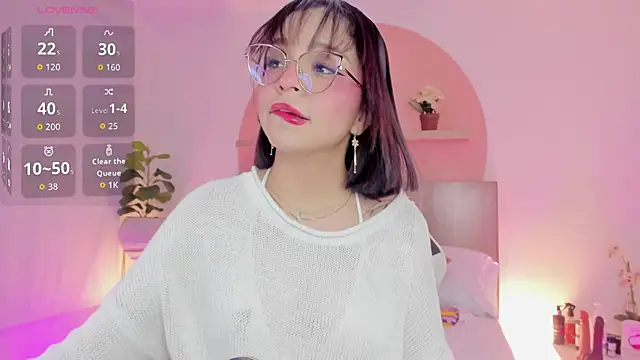 Snapshot of Clara_Luu chatting on 03-11-26, 02:50 Clara Luu online show from 03-11-26, 02:50