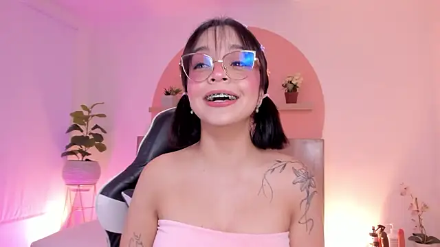 Clara Luu online show from 04-02-26, 03:15