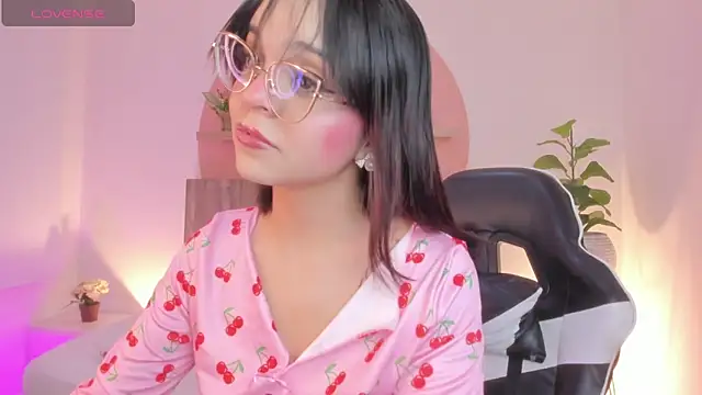 Clara Luu online show from 06-27-26, 02:49