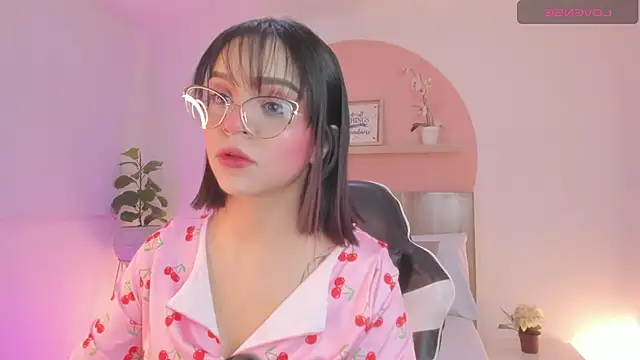 Clara Luu online show from 07-11-26, 02:36