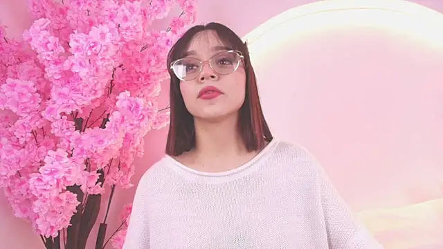 Clara Luu online show from 07-24-26, 08:51